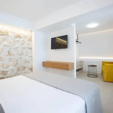 Angestrale Traditional