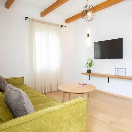 Angestrale Traditional