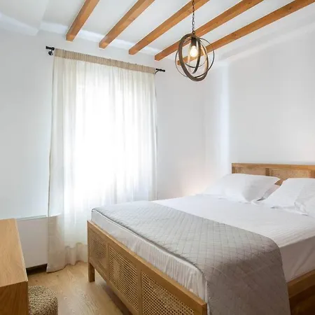 Angestrale Traditional Lefkáda